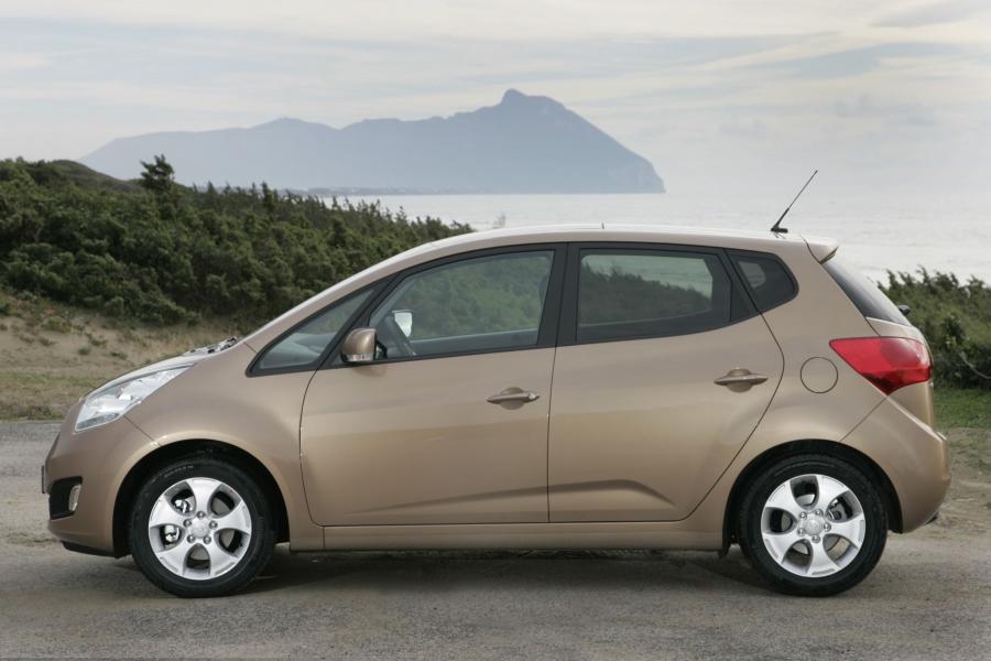  Kia Venga 2010 года  (фото 98 из 199)